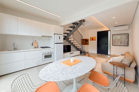 Casa de condomínio para alugar com 110m², 2 quartos e 2 vagasSala