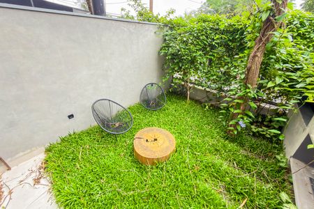 Casa de condomínio para alugar com 110m², 2 quartos e 2 vagasVaranda / Jardim