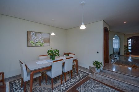 Casa à venda com 350m², 4 quartos e 3 vagas Casa à venda com 350m², 4 quartos e 3 vagasSala de Jantar