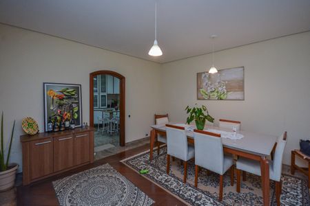 Casa à venda com 350m², 4 quartos e 3 vagas Casa à venda com 350m², 4 quartos e 3 vagasSala de Jantar