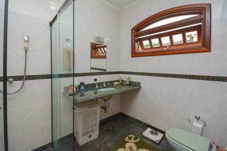 Casa à venda com 350m², 4 quartos e 3 vagas Casa à venda com 350m², 4 quartos e 3 vagasBanheiro Suite