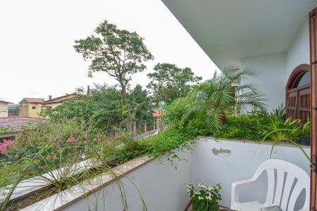 Casa à venda com 350m², 4 quartos e 3 vagas Casa à venda com 350m², 4 quartos e 3 vagasSacada