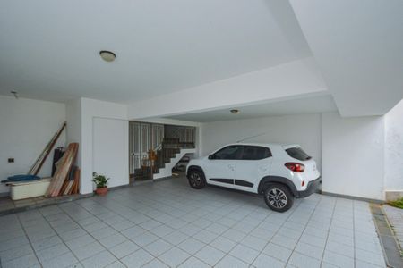 Casa à venda com 350m², 4 quartos e 3 vagas Casa à venda com 350m², 4 quartos e 3 vagasGaragem