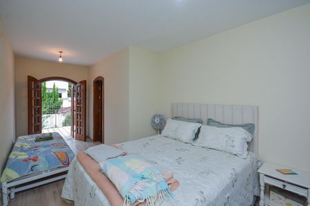 Casa à venda com 350m², 4 quartos e 3 vagas Casa à venda com 350m², 4 quartos e 3 vagasSuite 3