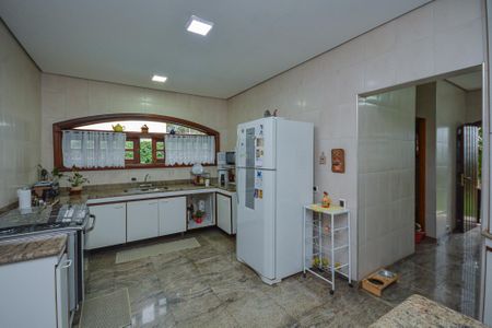 Casa à venda com 350m², 4 quartos e 3 vagas Casa à venda com 350m², 4 quartos e 3 vagasCozinha