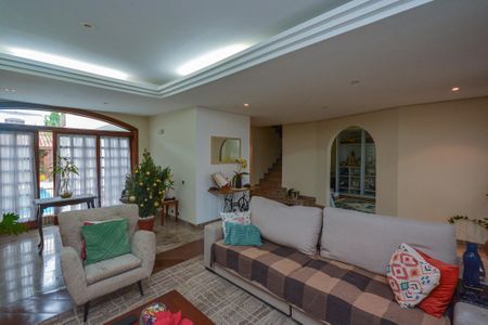 Sala de casa à venda com 4 quartos, 350m² em Jardim Teresa, São Paulo