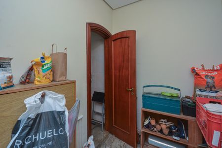 Casa à venda com 350m², 4 quartos e 3 vagas Casa à venda com 350m², 4 quartos e 3 vagasDespensa