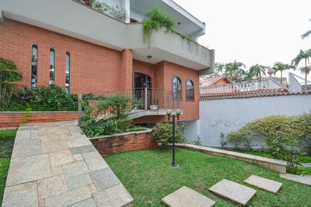 Casa à venda com 350m², 4 quartos e 3 vagas Casa à venda com 350m², 4 quartos e 3 vagasFachada