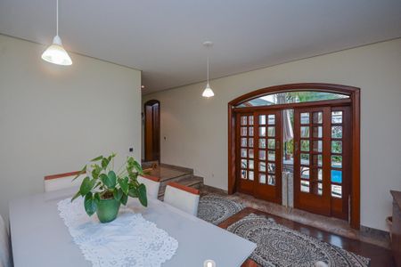 Casa à venda com 350m², 4 quartos e 3 vagas Casa à venda com 350m², 4 quartos e 3 vagasSala de Jantar