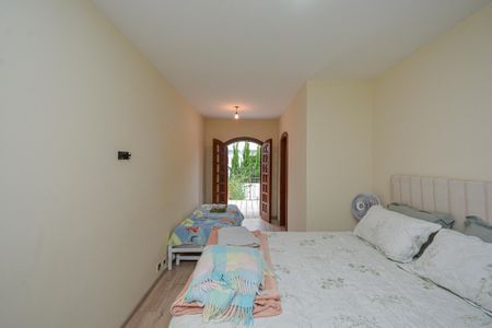 Casa à venda com 350m², 4 quartos e 3 vagas Casa à venda com 350m², 4 quartos e 3 vagasSuite 3