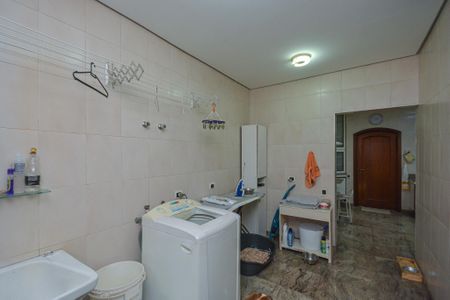 Casa à venda com 350m², 4 quartos e 3 vagas Casa à venda com 350m², 4 quartos e 3 vagasÁrea de Serviço