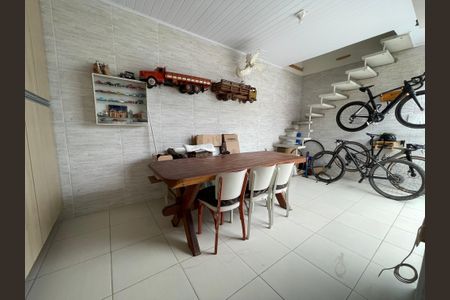 Casa à venda com 120m², 3 quartos e 2 vagasQuintal