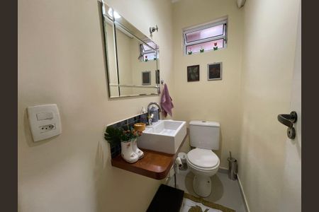 Casa à venda com 120m², 3 quartos e 2 vagasBanheiro 2