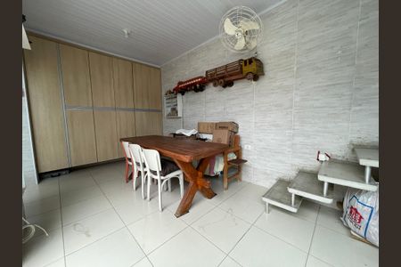 Casa à venda com 120m², 3 quartos e 2 vagasQuintal