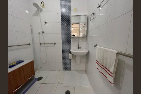 Casa à venda com 120m², 3 quartos e 2 vagasBanheiro 1