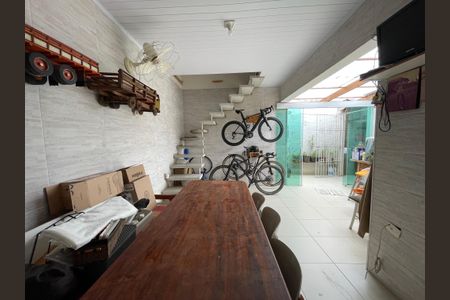 Casa à venda com 120m², 3 quartos e 2 vagasQuintal