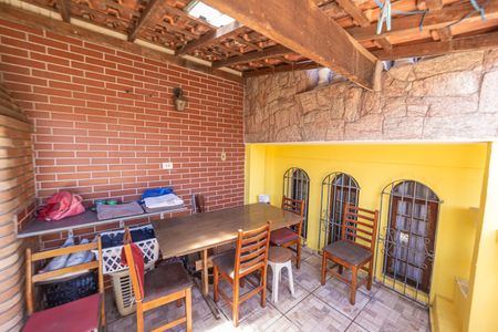 Casa à venda com 114m², 4 quartos e 1 vagaÁrea gourmet