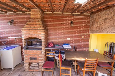 Casa à venda com 114m², 4 quartos e 1 vagaÁrea gourmet