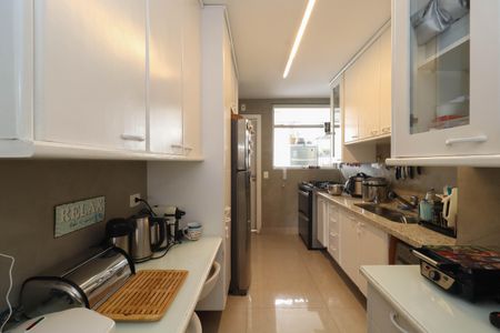Apartamento à venda com 132m², 2 quartos e 2 vagas Apartamento à venda com 132m², 2 quartos e 2 vagasCozinha