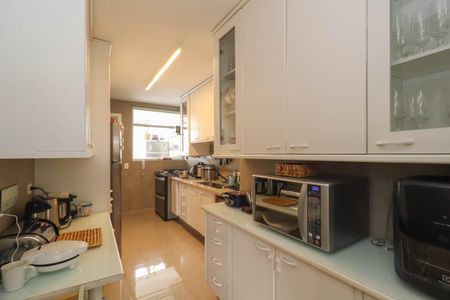 Apartamento à venda com 132m², 2 quartos e 2 vagas Apartamento à venda com 132m², 2 quartos e 2 vagasCozinha