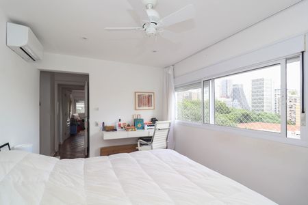 Apartamento à venda com 132m², 2 quartos e 2 vagas Apartamento à venda com 132m², 2 quartos e 2 vagasSuíte