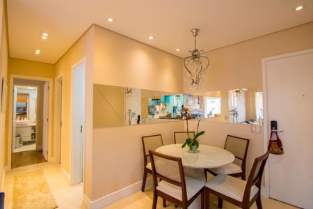 Sala de apartamento à venda com 2 quartos, 67m² em Vila Homero Thon, Santo André