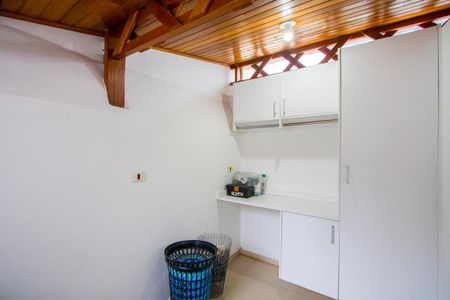 Apartamento à venda com 120m², 3 quartos e 2 vagas Apartamento à venda com 120m², 3 quartos e 2 vagasÁrea de serviço