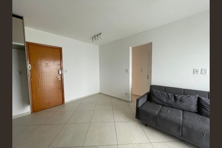 Sala de apartamento para alugar com 3 quartos, 64m² em Jardim Marilu, Cotia