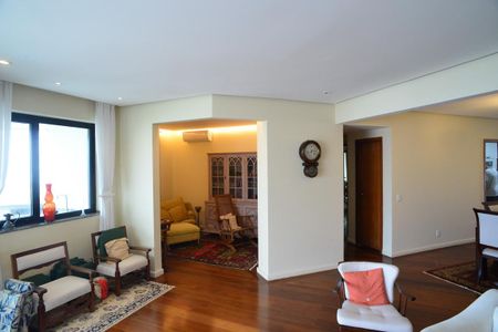 Apartamento para alugar com 190m², 3 quartos e 3 vagasSala