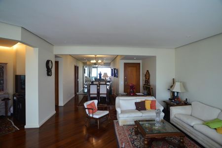 Apartamento para alugar com 190m², 3 quartos e 3 vagasSala