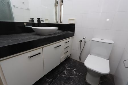 Apartamento à venda com 64m², 2 quartos e 1 vagaBanheiro