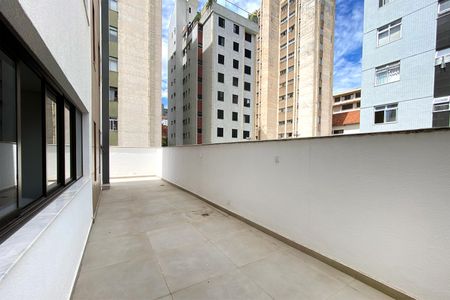 Apartamento para alugar com 134m², 2 quartos e 2 vagasVaranda