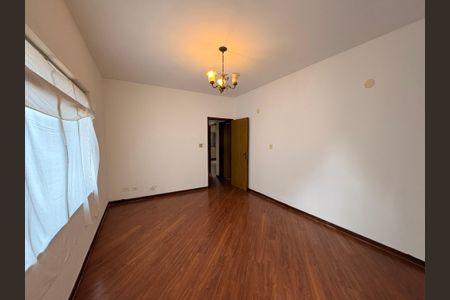 Casa à venda com 181m², 3 quartos e 3 vagas Casa à venda com 181m², 3 quartos e 3 vagasSala