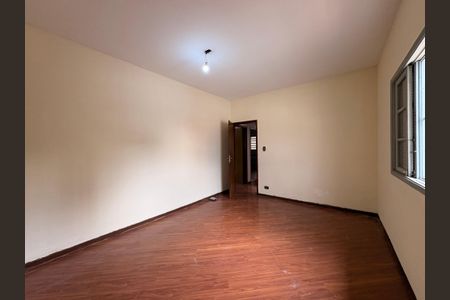 Casa à venda com 181m², 3 quartos e 3 vagas Casa à venda com 181m², 3 quartos e 3 vagasQuarto 2