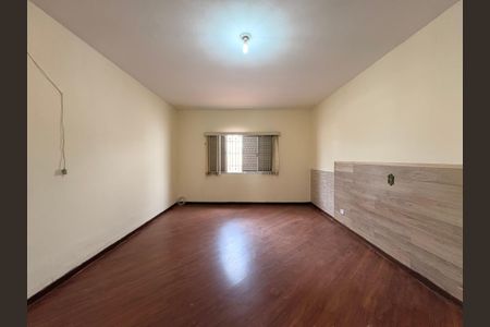 Casa à venda com 181m², 3 quartos e 3 vagas Casa à venda com 181m², 3 quartos e 3 vagasQuarto 1