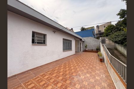 Casa à venda com 181m², 3 quartos e 3 vagas Casa à venda com 181m², 3 quartos e 3 vagasVaranda