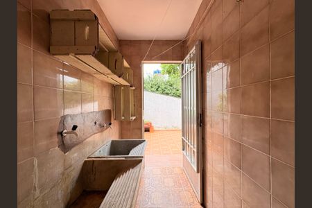 Casa à venda com 181m², 3 quartos e 3 vagas Casa à venda com 181m², 3 quartos e 3 vagasLavanderia