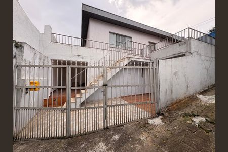 Casa à venda com 181m², 3 quartos e 3 vagas Casa à venda com 181m², 3 quartos e 3 vagasFachada