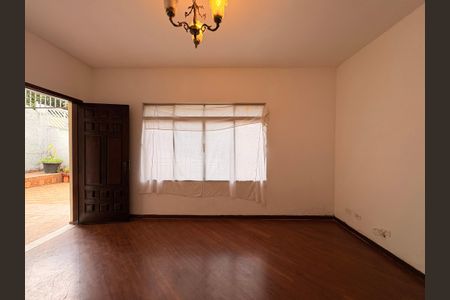 Casa à venda com 181m², 3 quartos e 3 vagas Casa à venda com 181m², 3 quartos e 3 vagasSala