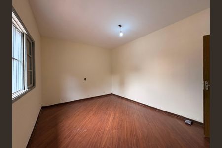 Casa à venda com 181m², 3 quartos e 3 vagas Casa à venda com 181m², 3 quartos e 3 vagasQuarto 2