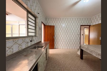 Casa à venda com 181m², 3 quartos e 3 vagas Casa à venda com 181m², 3 quartos e 3 vagasCozinha