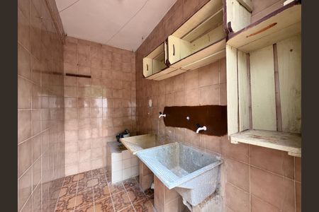 Casa à venda com 181m², 3 quartos e 3 vagas Casa à venda com 181m², 3 quartos e 3 vagasLavanderia