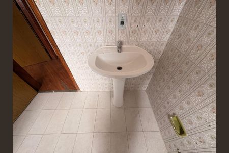 Casa à venda com 181m², 3 quartos e 3 vagas Casa à venda com 181m², 3 quartos e 3 vagasBanheiro