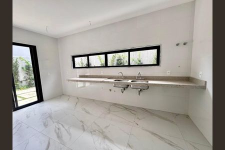 Casa à venda com 4 quartos, 350m² em Barra da Tijuca, Rio de Janeiro