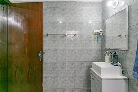 Casa à venda com 200m², 4 quartos e 2 vagasBanheiro
