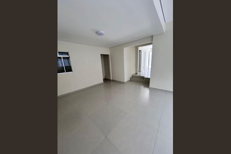 Casa à venda com 2 quartos, 120m² em Vila Tibiriçá, Santo André