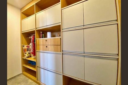 Casa à venda com 4 quartos, 365m² em Camboinhas, Niterói