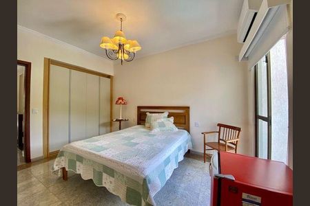 Casa à venda com 4 quartos, 365m² em Camboinhas, Niterói