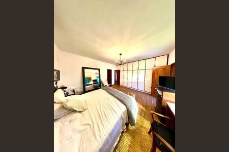 Casa à venda com 4 quartos, 826m² em Vila Progresso, Niterói