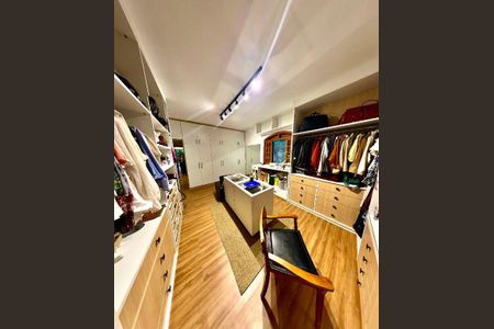 Casa à venda com 4 quartos, 826m² em Vila Progresso, Niterói